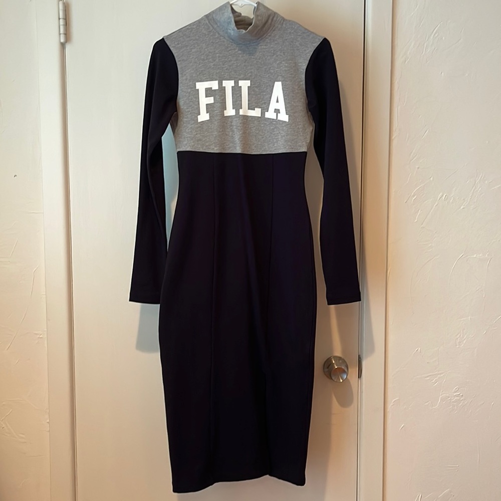 Athletic Fila stretch jersey mid calf length, with front slit